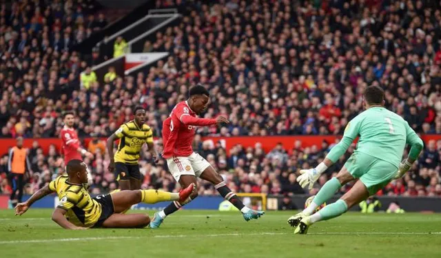 Phung phí cơ hội, Manchester United chia điểm với Watford - Ảnh 3.