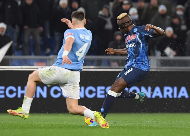 Đánh bại Lazio, Napoli vươn lên giành ngôi đầu Serie A - Ảnh 1.