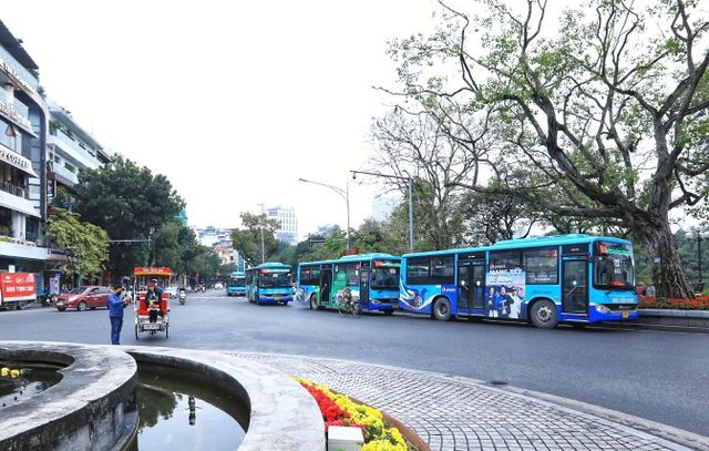 Xe bus Hà Nội hoạt động 100% công suất - Ảnh 9.