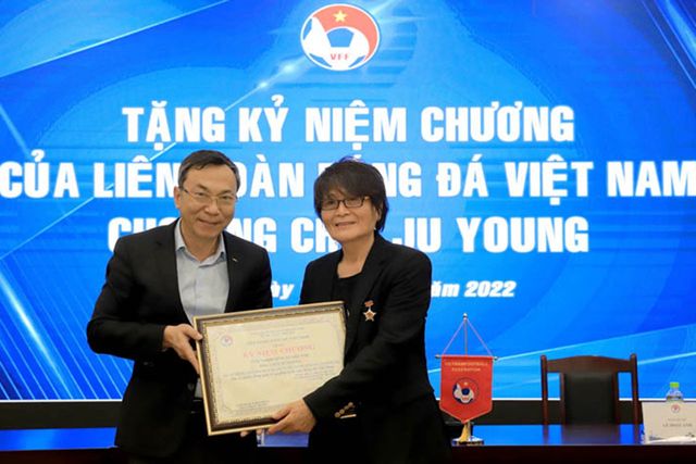 Bác sĩ Choi Ju Young trở lại với bóng đá Việt Nam - Ảnh 2.