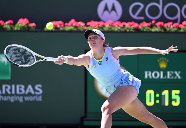 Đơn nữ Indian Wells 2022 | Iga Swiatek và Simona Halep giành quyền đi tiếp - Ảnh 1.