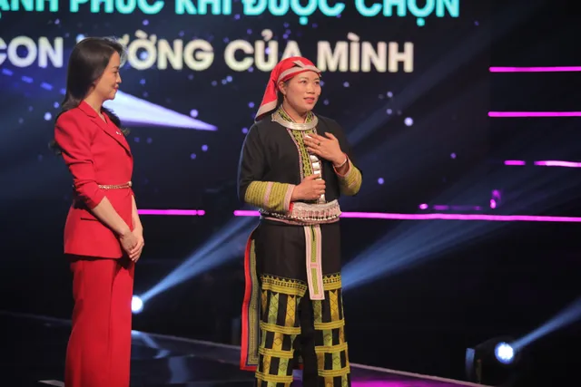 Cất cánh: Ba người phụ nữ vẽ màu hạnh phúc theo cách riêng của mình - Ảnh 2. Cất cánh: Ba người phụ nữ vẽ màu hạnh phúc theo cách riêng của mình - Ảnh 2.