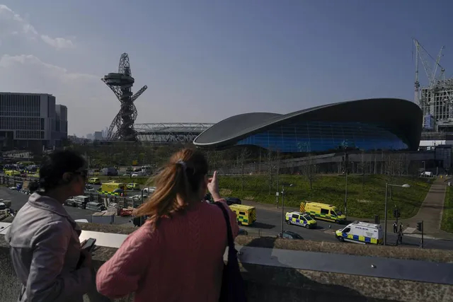 Rò rỉ khí Clo tại Công viên Olympic ở London, 29 người phải nhập viện - Ảnh 5.