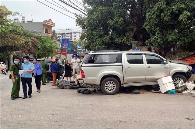 Làm rõ vụ xe biển xanh gây tai nạn tại Thanh Hóa - Ảnh 1.