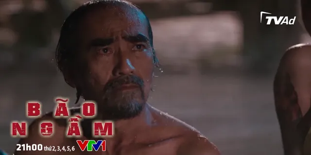 Bão ngầm - Tập 9: Đồng đội phá đám khiến Hải Triều bị lão Chư nghi ngờ - Ảnh 3. Bão ngầm - Tập 9: Đồng đội phá đám khiến Hải Triều bị lão Chư nghi ngờ - Ảnh 3.