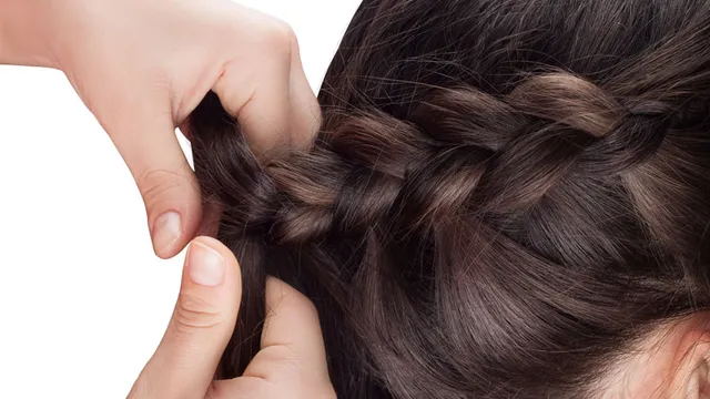 Những thói quen khiến tóc bị hư tổn ngay trong giấc ngủ - Ảnh 3. Những thói quen khiến tóc bị hư tổn ngay trong giấc ngủ - Ảnh 3.