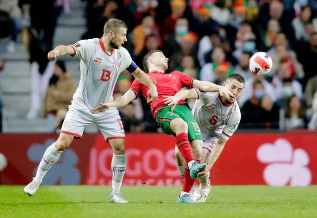 Bruno Fernandes lập cú đúp, Bồ Đào Nha giành quyền dự VCK World Cup 2022 - Ảnh 1.