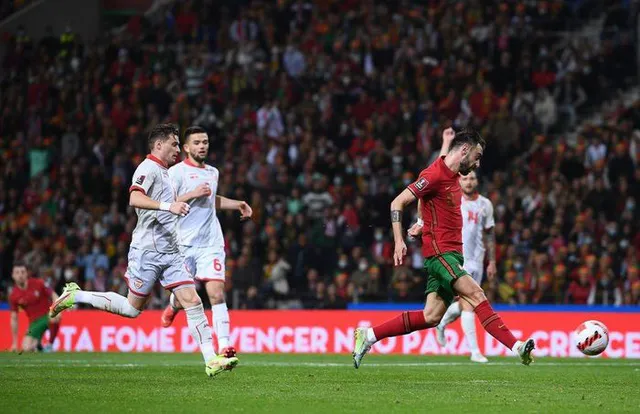 Bruno Fernandes lập cú đúp, Bồ Đào Nha giành quyền dự VCK World Cup 2022 - Ảnh 4.