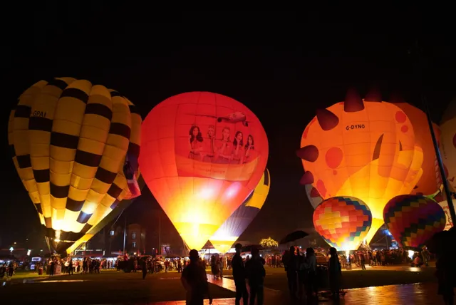 Ngỡ ngàng với bữa tiệc âm nhạc, ánh sáng tại Lễ hội Khinh khí cầu Quốc tế - Ảnh 3.