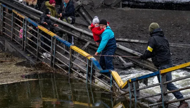 Nga mở hành lang nhân đạo sơ tán dân thường từ Mariupol, Ukraine - Ảnh 1.