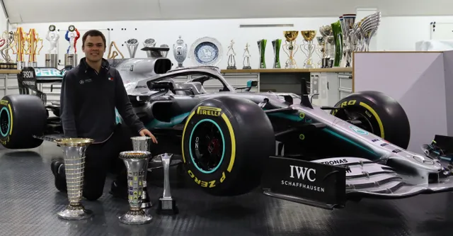 Công việc thú vị của một thực tập sinh tại đội đua F1 Mercedes - Ảnh 1.