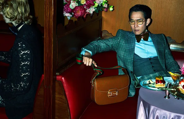 Bộ sưu tập Gucci Xuân Hè 2022 quy tụ dàn sao - Ảnh 1.