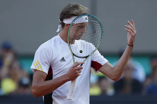 Alexander Zverev lãnh thêm án phạt - Ảnh 2.