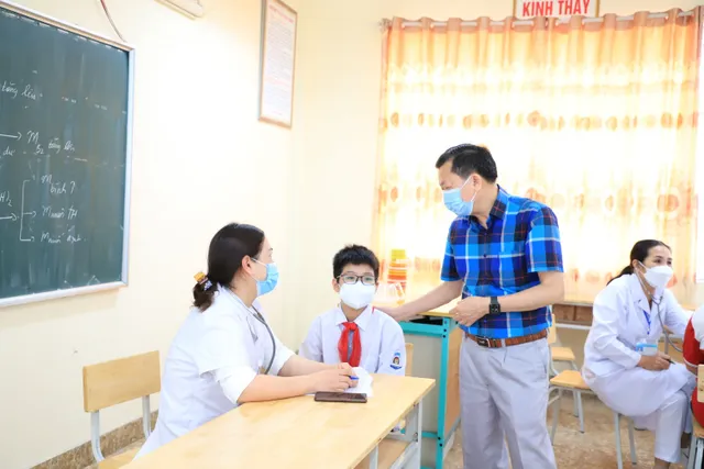 Quảng Ninh: Giám sát, hướng dẫn công tác chuyên môn chuẩn bị tiêm vaccine COVID-19 cho trẻ từ 5 đến dưới 12 tuổi - Ảnh 3.