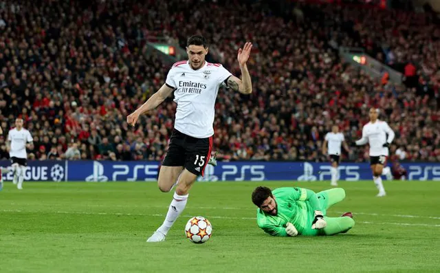 UEFA Champions League | Liverpool thót tim trước Benfica - Ảnh 4.