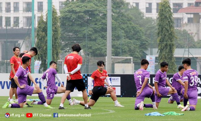 Quyền Chủ tịch VFF Trần Quốc Tuấn gặp gỡ và động viên ĐT U23 Việt Nam - Ảnh 9.