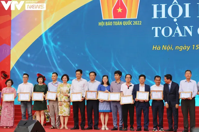 Bế mạc Hội Báo toàn quốc 2022: Cuộc hội tụ đặc sắc của những người làm báo - Ảnh 9.