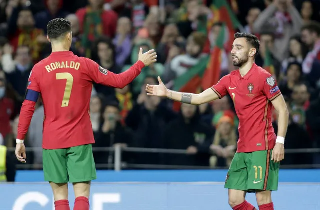 Bruno Fernandes gia hạn hợp đồng với Man Utd, lương tăng gấp đôi - Ảnh 2.