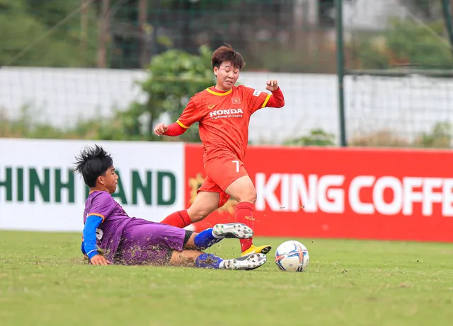 ĐT nữ Việt Nam đấu U13 nam Phù Đổng FC | Bài test trước chuyến tập huấn Hàn Quốc - Ảnh 2.