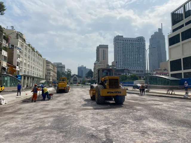 TP Hồ Chí Minh: Gần hết mặt đường Lê Lợi sẽ được hoàn trả trước dịp lễ 30/4 - Ảnh 1.