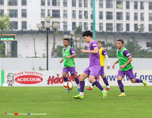 U23 Việt Nam trở lại sân tập, tập trung cao độ cho cho SEA Games 31 - Ảnh 18.