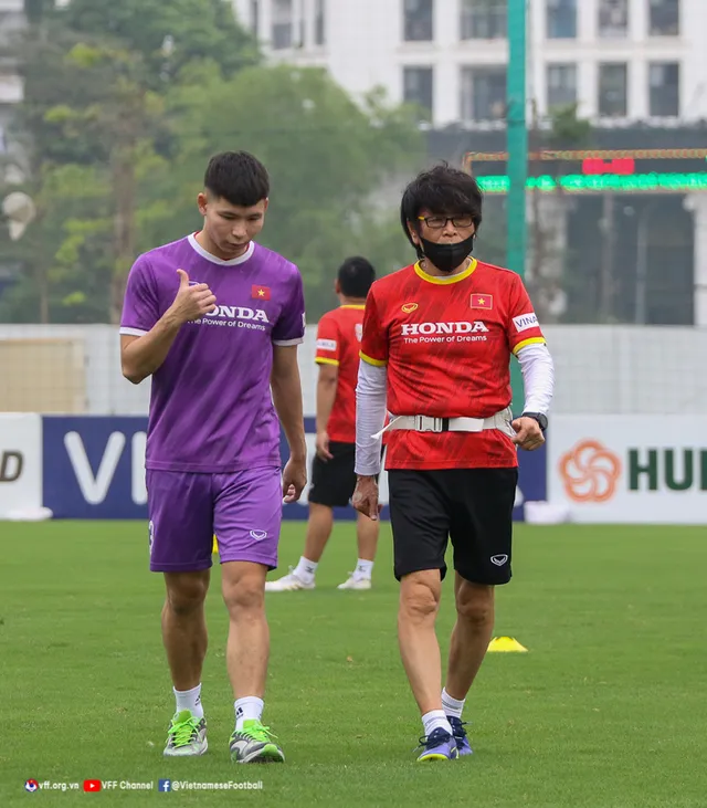 U23 Việt Nam trở lại sân tập, tập trung cao độ cho cho SEA Games 31 - Ảnh 4.