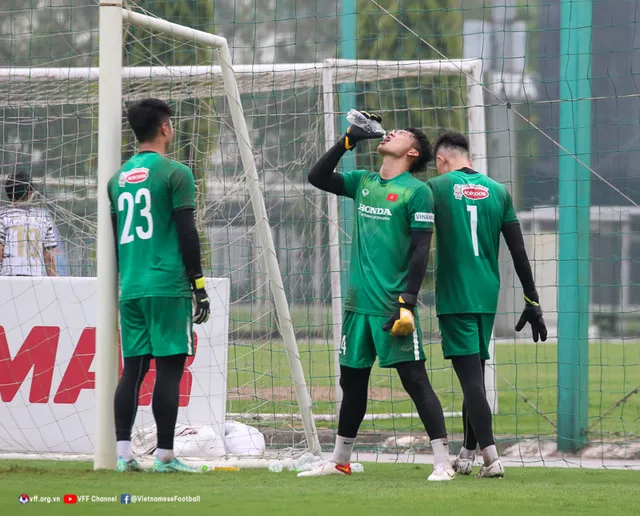 U23 Việt Nam trở lại sân tập, tập trung cao độ cho cho SEA Games 31 - Ảnh 9.