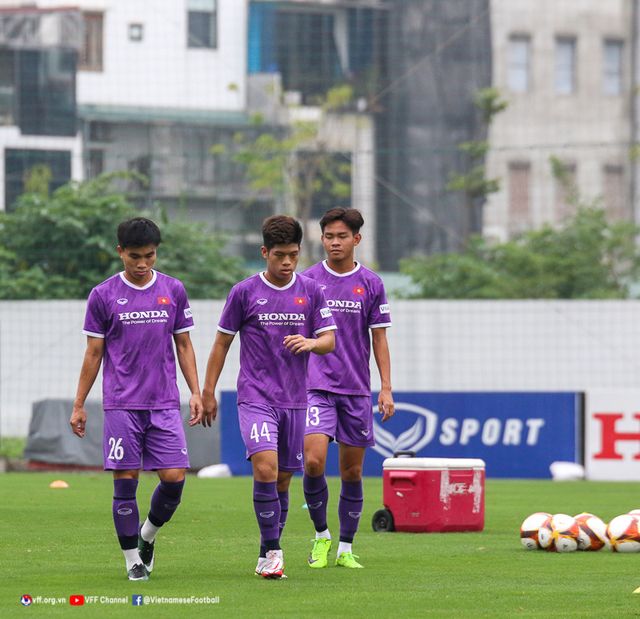 U23 Việt Nam trở lại sân tập, tập trung cao độ cho cho SEA Games 31 - Ảnh 10.