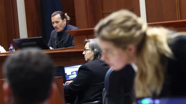 Vụ kiện Johnny Depp - Amber Heard: Công chúng ủng hộ ai? - Ảnh 5. Vụ kiện Johnny Depp - Amber Heard: Công chúng ủng hộ ai? - Ảnh 5.