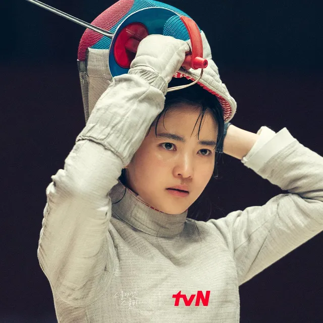 Kim Tae Ri nỗ lực lớn để vào vai nữ sinh trong Hai mươi lăm, Hai mươi mốt - Ảnh 2. Kim Tae Ri nỗ lực lớn để vào vai nữ sinh trong Hai mươi lăm, Hai mươi mốt - Ảnh 2.
