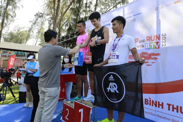 Gần 1000 VĐV tham gia giải Marathon Bình Thuận BTV năm 2022 - Ảnh 11.