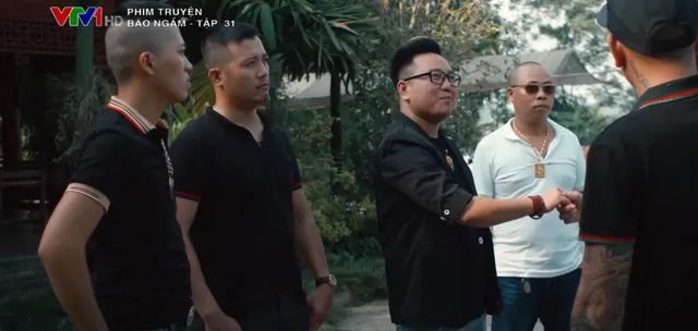 Bão ngầm - Tập 31: Ong chúa thuê người giết Toàn khỉ đốm tại nhà giam - Ảnh 10. Bão ngầm - Tập 31: Ong chúa thuê người giết Toàn khỉ đốm tại nhà giam - Ảnh 10.