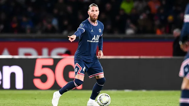 Sau Messi, Neymar, đến lượt Ramos bị CĐV PSG la ó - Ảnh 1.