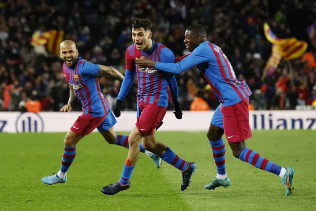 Barcelona tiếp tục chuỗi thăng hoa, thắng Sevilla để vươn lên bám sát ngôi đầu La Liga - Ảnh 2. Barcelona tiếp tục chuỗi thăng hoa, thắng Sevilla để vươn lên bám sát ngôi đầu La Liga - Ảnh 2.