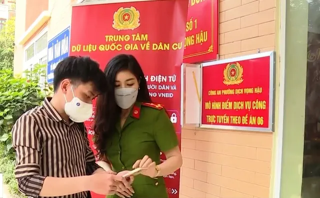 Người dân Hà Nội có thể thực hiện 25 dịch vụ công ngay tại nơi cư trú - Ảnh 1.