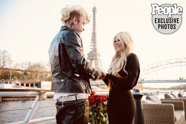 Avril Lavigne đính hôn với bạn trai mới ở Paris - Ảnh 2.