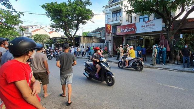 Quảng Nam: Mang súng xông vào quán ăn bắn trọng thương nhiều người - Ảnh 1.