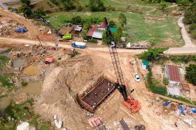 Ninh Thuận rút ngắn thời gian cấp phép mỏ đất cho cao tốc Cam Lâm - Vĩnh Hảo - Ảnh 2.