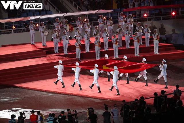 Lễ khai mạc SEA Games 31: Đại tiệc âm thanh, ánh sáng đậm bản sắc văn hóa Việt Nam - Ảnh 3. Lễ khai mạc SEA Games 31: Đại tiệc âm thanh, ánh sáng đậm bản sắc văn hóa Việt Nam - Ảnh 3.