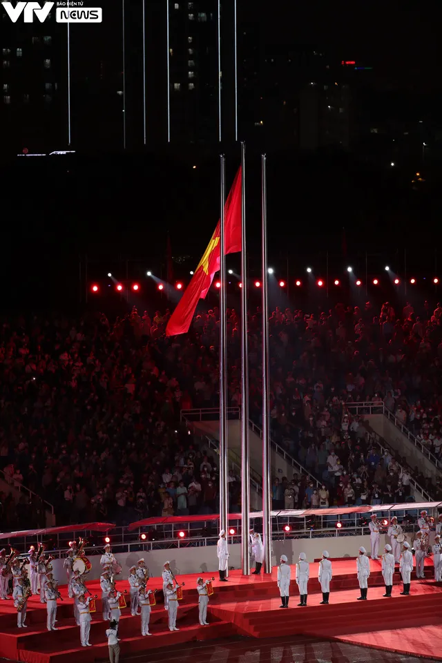Lễ khai mạc SEA Games 31: Đại tiệc âm thanh, ánh sáng đậm bản sắc văn hóa Việt Nam - Ảnh 4. Lễ khai mạc SEA Games 31: Đại tiệc âm thanh, ánh sáng đậm bản sắc văn hóa Việt Nam - Ảnh 4.