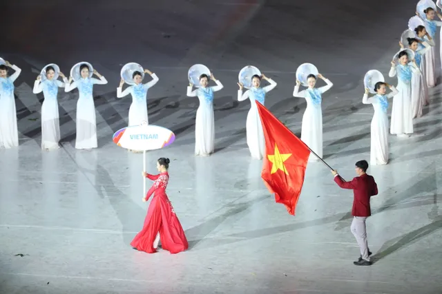 Lễ khai mạc SEA Games 31: Đại tiệc âm thanh, ánh sáng đậm bản sắc văn hóa Việt Nam - Ảnh 13. Lễ khai mạc SEA Games 31: Đại tiệc âm thanh, ánh sáng đậm bản sắc văn hóa Việt Nam - Ảnh 13.