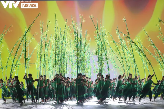 Lễ khai mạc SEA Games 31: Đại tiệc âm thanh, ánh sáng đậm bản sắc văn hóa Việt Nam - Ảnh 5. Lễ khai mạc SEA Games 31: Đại tiệc âm thanh, ánh sáng đậm bản sắc văn hóa Việt Nam - Ảnh 5.