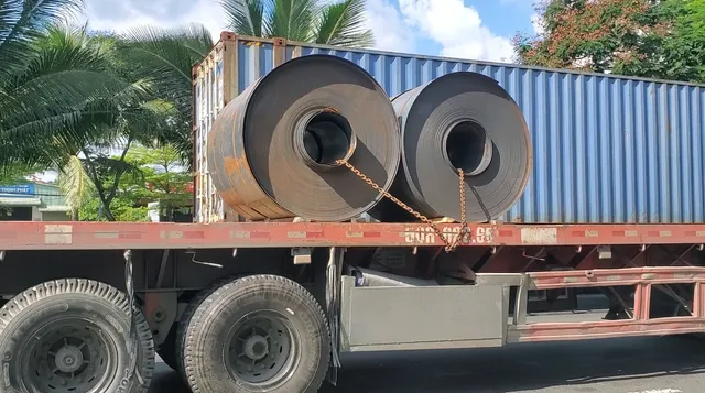 TP Hồ Chí Minh kiểm tra, xử lý xe chở thép cuộn, thép tấm - Ảnh 6. TP Hồ Chí Minh kiểm tra, xử lý xe chở thép cuộn, thép tấm - Ảnh 6.