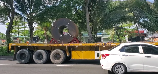 TP Hồ Chí Minh kiểm tra, xử lý xe chở thép cuộn, thép tấm - Ảnh 5. TP Hồ Chí Minh kiểm tra, xử lý xe chở thép cuộn, thép tấm - Ảnh 5.