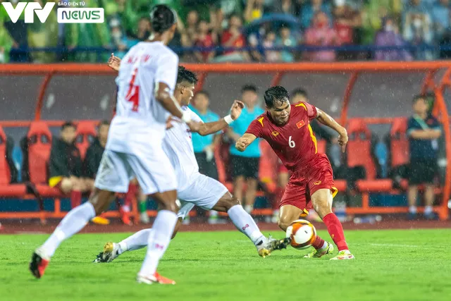 Ảnh: U23 Việt Nam đền đáp khán giả đội mưa cổ vũ bằng 3 điểm ngọt ngào - Ảnh 19. Ảnh: U23 Việt Nam đền đáp khán giả đội mưa cổ vũ bằng 3 điểm ngọt ngào - Ảnh 19.