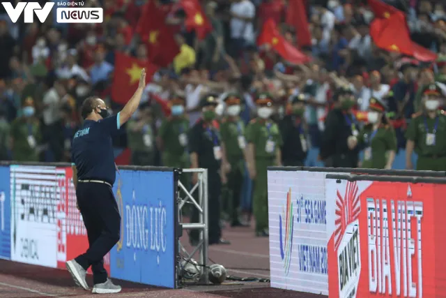 Ảnh: Những khoảnh khắc ấn tượng trong ngày U23 Việt Nam vào chung kết SEA Games 31 - Ảnh 11. Ảnh: Những khoảnh khắc ấn tượng trong ngày U23 Việt Nam vào chung kết SEA Games 31 - Ảnh 11.