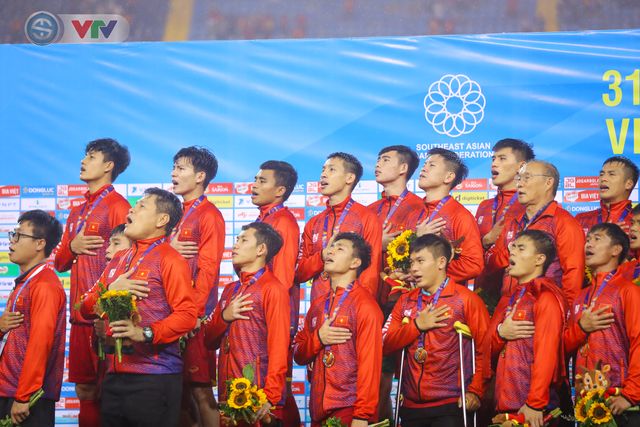 ẢNH | U23 Việt Nam và màn ăn mừng HCV SEA Games đáng nhớ - Ảnh 14.