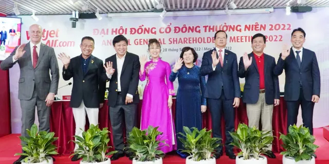 Vietjet đặt mục tiêu hoạt động có lãi trong năm 2022, phát triển e-logistic, chia cổ tức 20% bằng cổ phần - Ảnh 5.