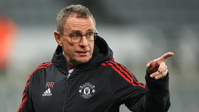 Ralf Rangnick chia tay MU, không ở lại làm cố vấn cho Ten Hag - Ảnh 1.