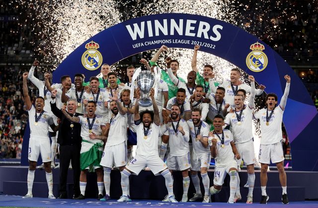ẢNH: Real Madrid ăn mừng chức vô địch UEFA Champions League lần thứ 14 - Ảnh 8.